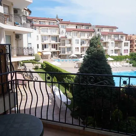 Dolphin Bay Apartment *